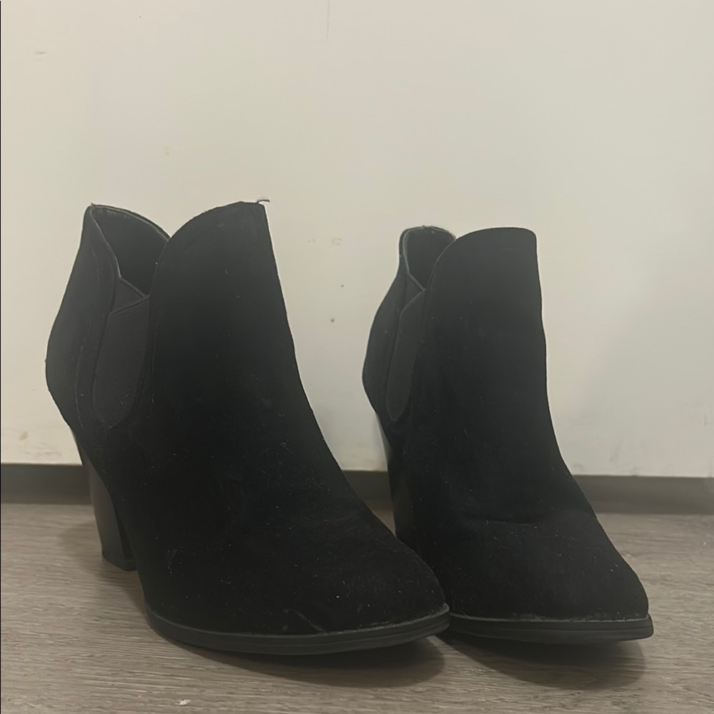 Softmoc Women's Black Suede Ankle Boots